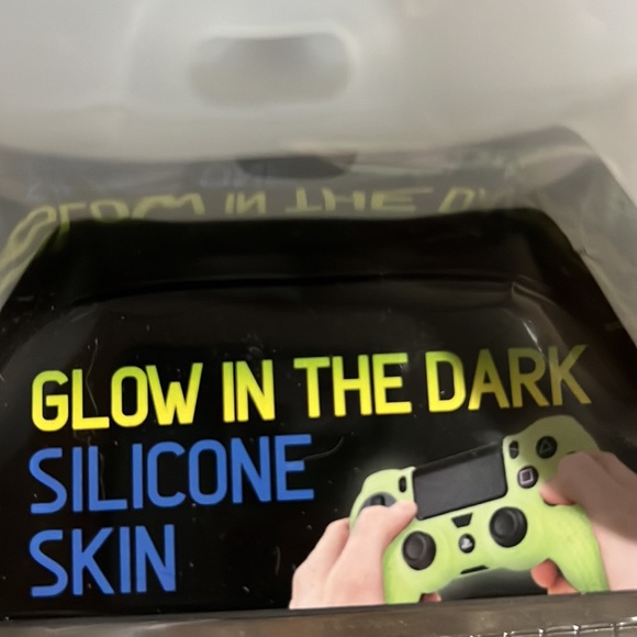 PS4 controller skins, Glow in the dark - Picture 4 of 4